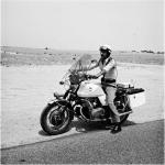صورة دراجة نارية قديمة لشرطة الكويت 