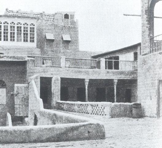 داخل قصر السيف