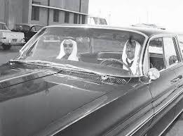 صورة قديمة لصاحب السمو الشيخ جابر و صباح الأحمد حفظة الله