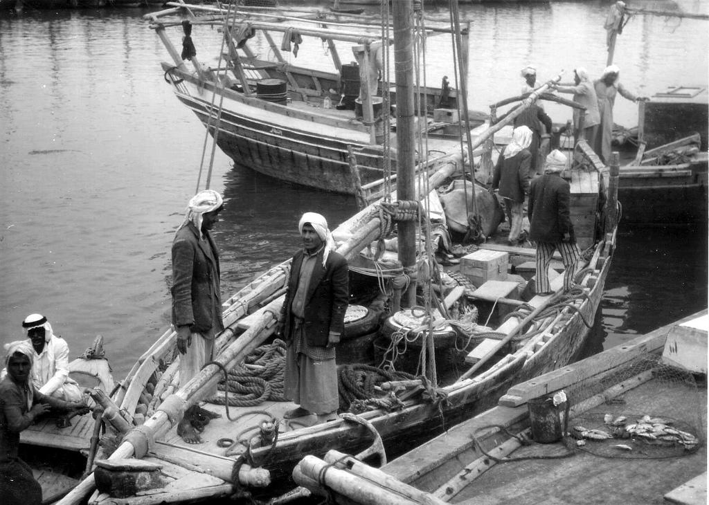 قوارب الصيد القديمة Old Fishing Boat