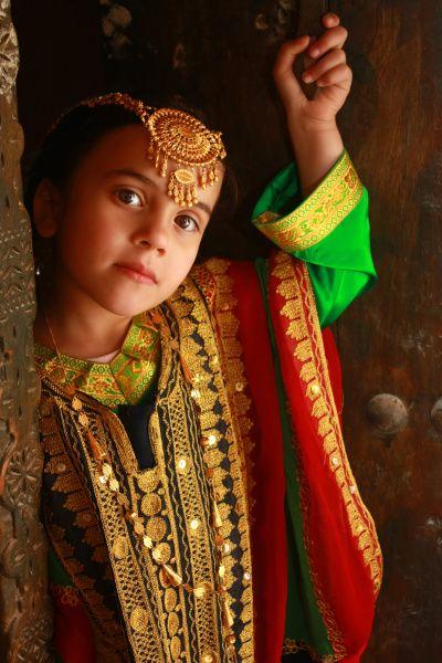 Traditional Kuwaiti dress for women 